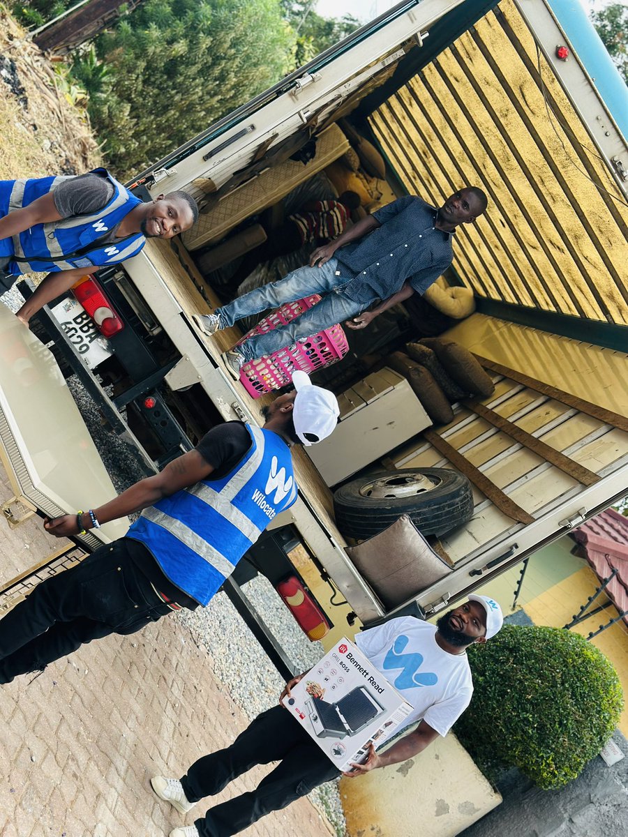 WilocateZM's tweet photo. Last minute relocation? No problem! We tailored a quick solution for our client that needed to get out quick. At the new house, we unpacked &amp; cleaned up. 

Also we had a new supervisor onsite @Niiyemo_. Thank you for the support!

#Movers #movingcompany #smallbusiness https://t.co/ATO7z3G1OH