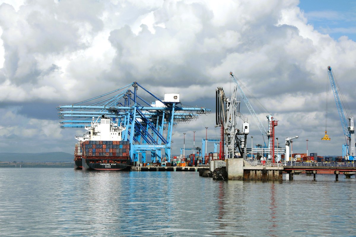 "Most people stand on the dock of life waiting for their ship to come in, where deep down inside they know it has never left port."

Happy new week!!

#shippingqoutes
#maritimemotivation
#shipping 
#maritime