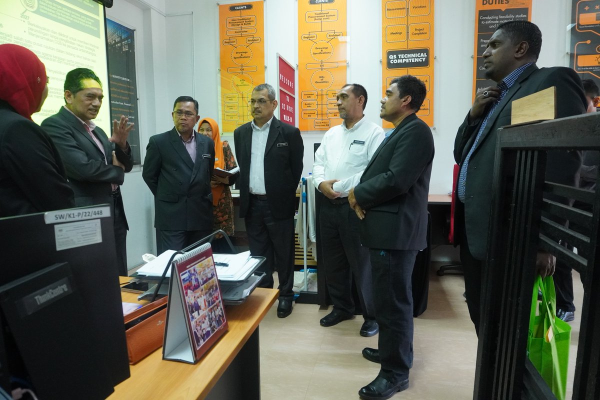 PolyKB_official's tweet photo. 21 Oktober 2024, Politeknik Kota Bharu: Mesyuarat CEO@POLYCC dan Jawatankuasa Penasihat Industri (JPI) Politeknik Kota Bharu 2024. https://t.co/chbqqaJwOi