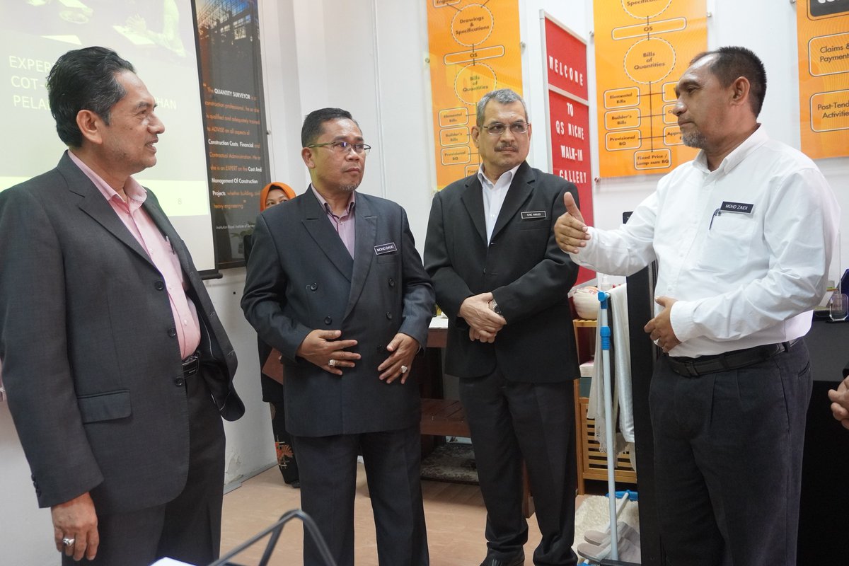 PolyKB_official's tweet photo. 21 Oktober 2024, Politeknik Kota Bharu: Mesyuarat CEO@POLYCC dan Jawatankuasa Penasihat Industri (JPI) Politeknik Kota Bharu 2024. https://t.co/chbqqaJwOi