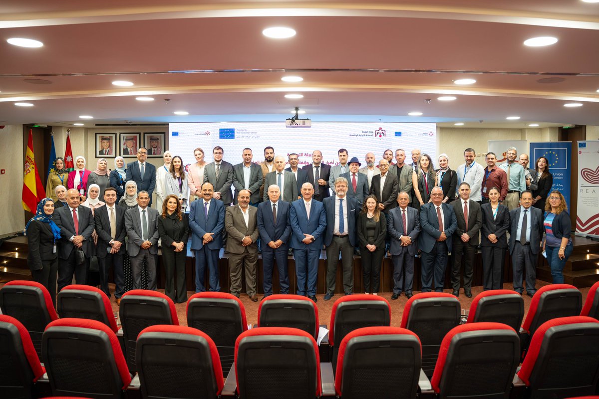 EmbEspJordania's tweet photo. 🌍🤝 El Embajador #MiguelDeLucas🇪🇸 participó ayer en la inauguración de la campaña #BastaDeMaldad @AecidJordan @ReayahProject ejecutada en coordinación con el Ministerio de Salud🇯🇴 @mohgovjordan. Iniciativa financiada por la Unión Europea @EUinJordan 
Unidos contra el uso del tabaco, impulsamos cambios sociales y un estilo de vida saludable. 🚭💪 #SaludPública