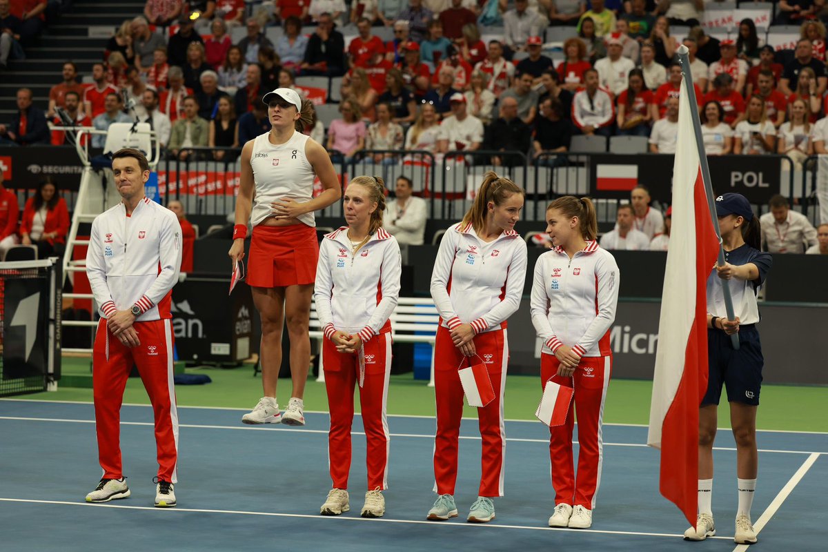 iga_swiatek's tweet image. 🎾 Widzimy się w Maladze! Cieszę się, że mogę dziś dać Wam znać, że zagram w finałach Billie Jean King Cup. Bardzo się cieszę, że będę mogła zagrać dla swojego kraju i jak zawsze z dumą reprezentować Polskę. Razem z całą ekipą damy z siebie wszystko i po prostu zagramy najlepiej…