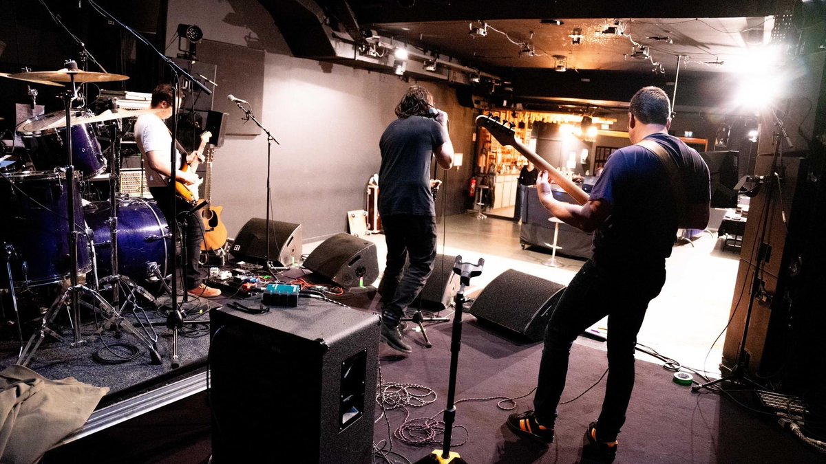 Hier, The Red Robins était en résidence au 6PAR4 pour préparer le concert de jeudi ! #gratuit #cinqtrois