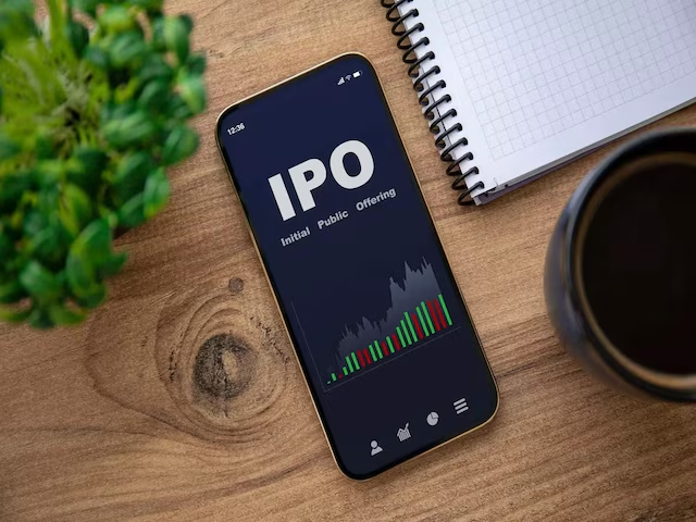CNNnews18's tweet photo. Waaree Energies IPO Day 2: GMP At 100%, Check Subscription Status and All Details Here

#WareeEnergies #ipoday #ipo #subscription 

https://t.co/MXVJi4cPBT https://t.co/yS8xjjAFVV