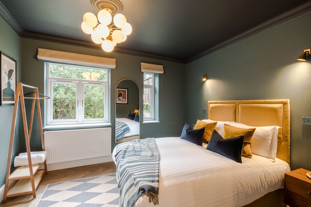 Just launched at Tyndall's Park: Our stunning 2-bedroom apartment, beautifully spread across three floors! 🏡✨

Find out more here: yourapartment.com/locations/bris…

#BristolLiving #YourApartment #LuxuryLiving #TyndallsPark