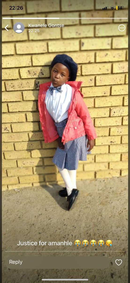 sadi18032311's tweet image. The community of Orlando East is enraged by the passing of 5 yrs old baby gal Amanhle Samane, who was brutally raped and murdered by a Mozambican who is on the run …May her little soul rest in peace 💔💔🕯️🙏#PutSouthAfricansFirst