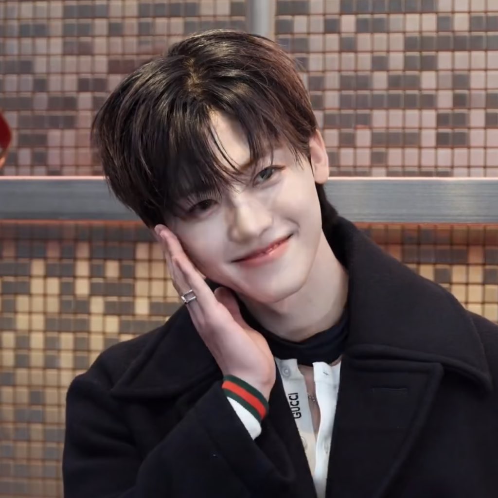 jamong1323's tweet photo. 재민이 꽃받침에 뀨 볼콕까지ㅋㅋㅋㅋㅋㅋㅋㅋㅋ

#JAEMINxGUCCI https://t.co/f5ely0phXI