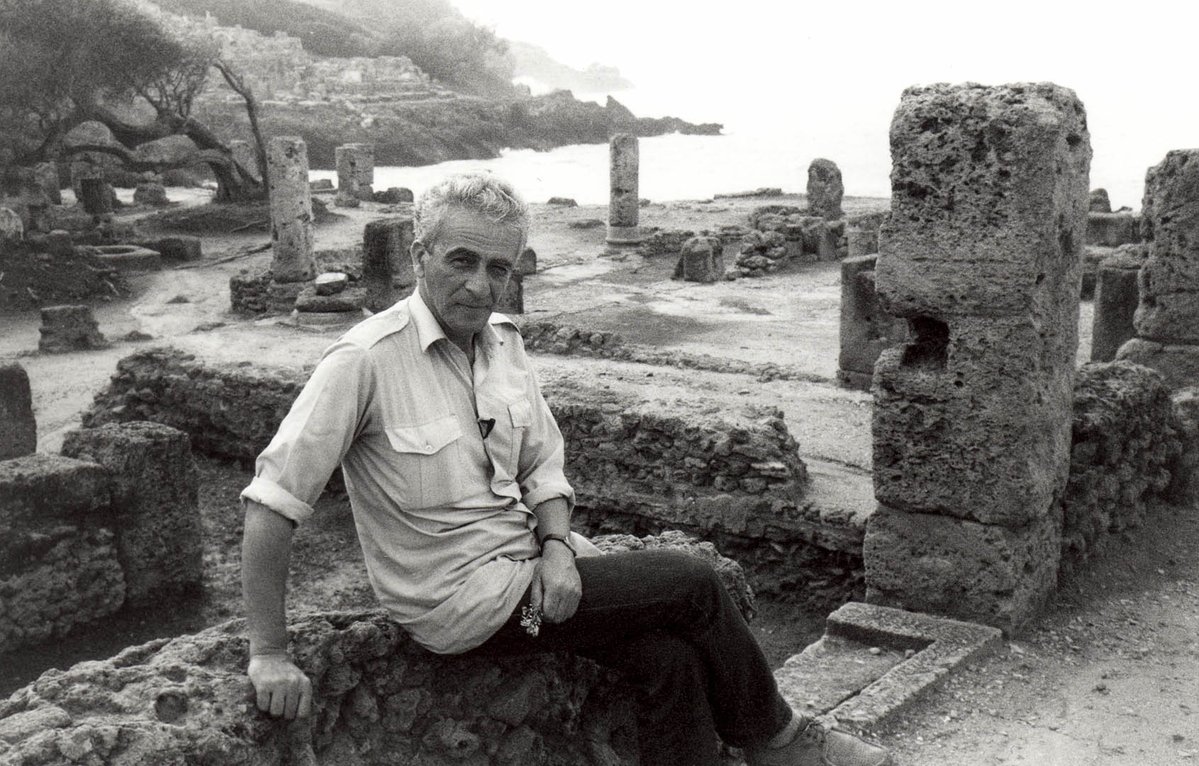 'Taking its inspiration from the leading Algerian writer Kateb Yacine (‘I’m better off not being too cultivated. I have to retain a certain barbarianism’), Louisa Yousfi explores ways of resisting the cultural and moral hegemony of the French ‘Empire’.'

versobooks.com/en-gb/products…