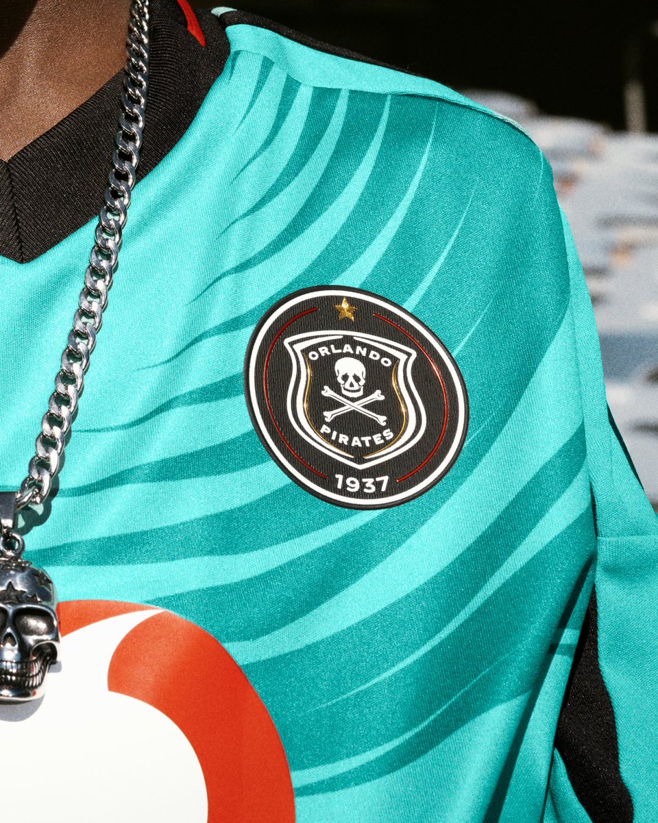 🚨 𝗦𝗛𝗜𝗥𝗧 𝗚𝗜𝗩𝗘-𝗔𝗪𝗔𝗬 ☠️

In the 2nd instalment of our big-three kit give-aways, you can win an Orlando Pirates shirt today. 

How to enter?
1️⃣ RT &amp; like this post
2️⃣ Predict the score for Pirates vs SSU
3️⃣ 𝐅𝐎𝐋𝐋𝐎𝐖 the iDiski WhatsApp channel: