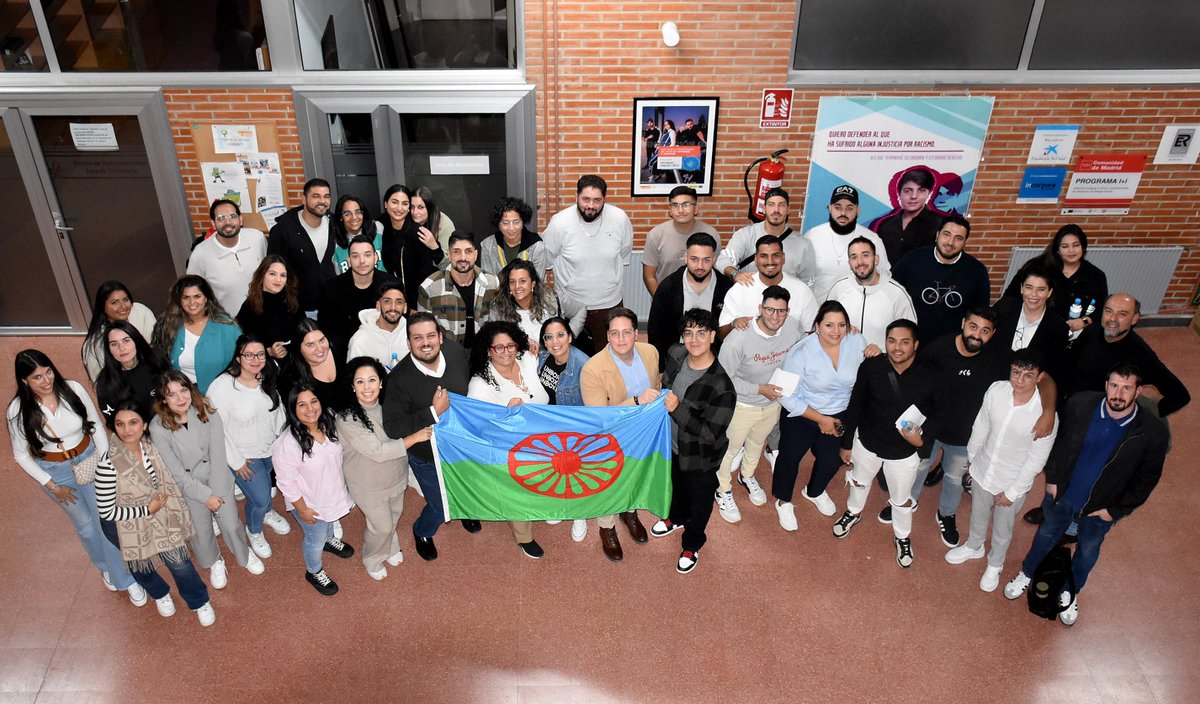 gitanos_org's tweet image. La Red de Facilitadores para la Participación de @gitanos_org reflexiona sobre la futura Ley de Juventud en el IX Encuentro Estatal de Participación y Juventud.
Con el lema Voces nómadas, participando desde nuestra historia y nuestra cultura
#LeyDeJuventud
gitanos.org/actualidad/arc…