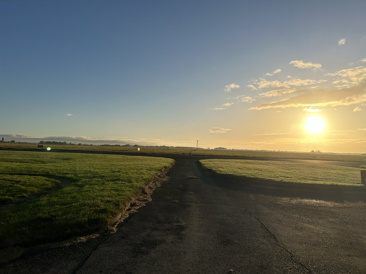 JamesStubley's tweet photo. Change of office today, back up at #TopcliffeASU working clinically with @YorkshireAirAmb. π #CriticalCare
Topcliffe mornings rarely disappoint βοΈ https://t.co/bxlmaOBnp4