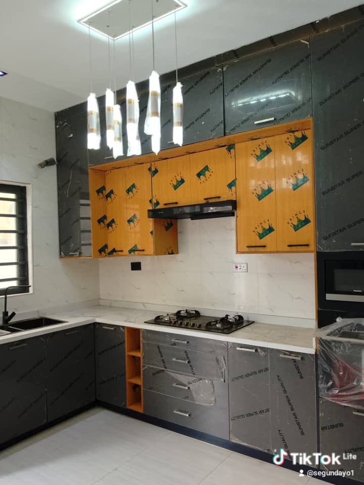 hcodeproperties's tweet photo. ✅DECENTLY BUILT 4BEDROOM TERRACE DUPLEX ON 2 FLOORS ✅ORCHID LEKKI ✅130M NAIRA ✅GOVERNORS CONSENT ✅H.CODE PROPERTIES LTD ✅ 07088116012 https://t.co/7iF9gd1weT