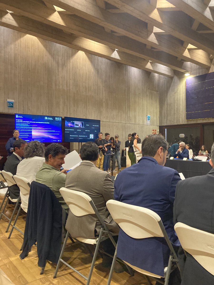 AIRSHIP (@airship_project) on Twitter photo AIRSHIP participates in the round table for the RIS3 aerospace sector in the Canary Islands organized by <a href="/PresiCan/">Presidencia GobCan</a>. Government officials, private companies, research centres and projects collaborate to create the roadmap for the future of aerospacial innovation in the region AIRSHIP participates in the round table for the RIS3 aerospace sector in the Canary Islands organized by <a href="/PresiCan/">Presidencia GobCan</a>. Government officials, private companies, research centres and projects collaborate to create the roadmap for the future of aerospacial innovation in the region