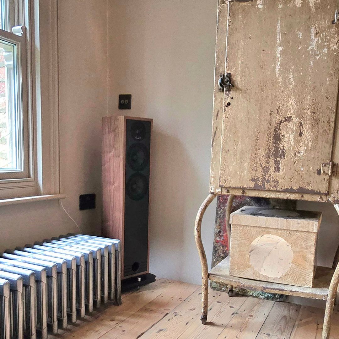 HomeMediaLtd's tweet image. We recently visited the charming village of Headcorn to install a pair of Russell K Red 120 loudspeakers in a new customer’s beautiful home.

Learn more about our home installation service: ow.ly/Z1vs50TOqzM

#HomeMedia #HomeInstallation #RussellSpeakers #KentBusiness