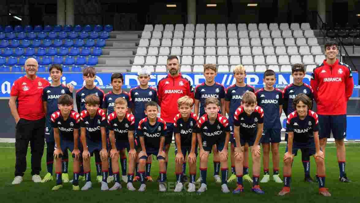 DeporCanteira's tweet photo. 🗓️ O Alevín A arrinca a liga no grupo 1º da Primera A Coruña de fútbol 8 este sábado 26 ante o Oza Juvenil SD 

🔗 https://t.co/Qv3SgbTvXa https://t.co/OVQZDaAekF