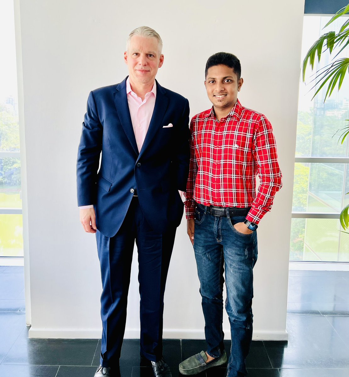 rakibalhasan_bd's tweet photo. Had a productive meeting with H.E. Reto Renggli, the ambassador of @SwissAmbBD, discussing ways to strength our bilateral relations &amp; future collaborations. 

#Bangladesh #Switzerland #Diplomacy 
#CentreforPartnershipInitiative #RakibAlHasan #CPI https://t.co/FGyTOB2YP1
