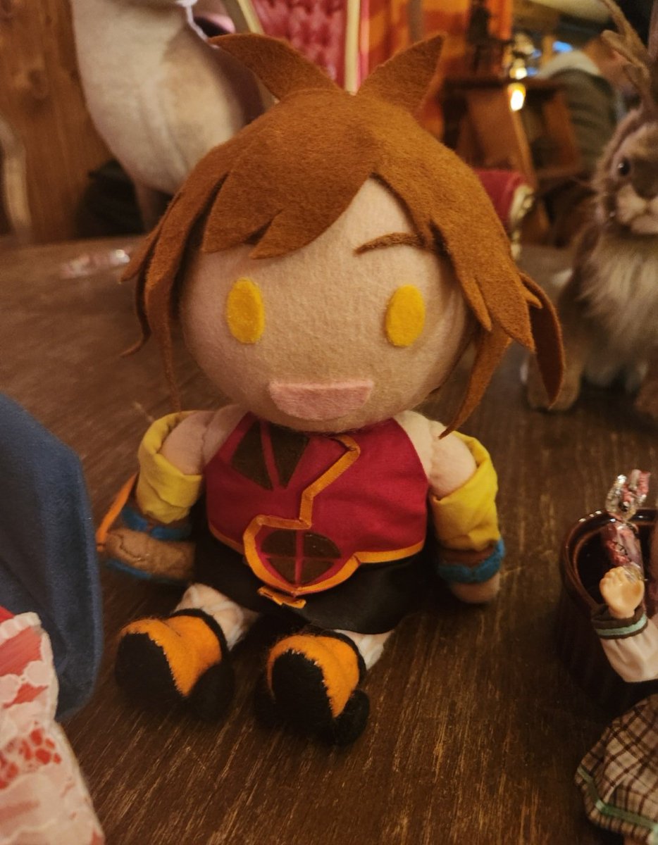 Fullmoon_0505's tweet image. 【うちの子たち紹介】
name:Momiji(Gosyujinsama)
scale:ぬいぐるみ
symbol:🍁
age:21
date of birth:4/27
gender:Female
モリリンさんが使用人として
働くお城の主
お調子者で元気いっぱい 人懐っこく
甘え上手 そして 寂しがり屋な女の子
※駅メモ 嵯峨野 もみじとは ニアイコールの存在
