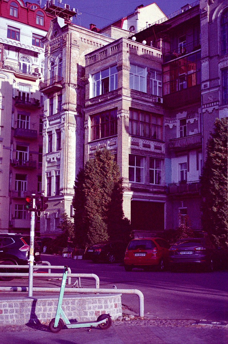 Hrybiuk_Ruslan's tweet photo. Kyiv

Camera: Minolta Dynax 5
Lens: Sony 35mm f/1.4 G
Film: UFO image 200 expired
Scanner: Reflecta RPS 10M
Date: 2024 
#Hrybiuk_Ruslan #analog #Київ #Hrybiuk #Україна #Грибюк_Руслан #Ukraine #filmnotdead #PhotographyIsArt https://t.co/lzDu5GU2vj