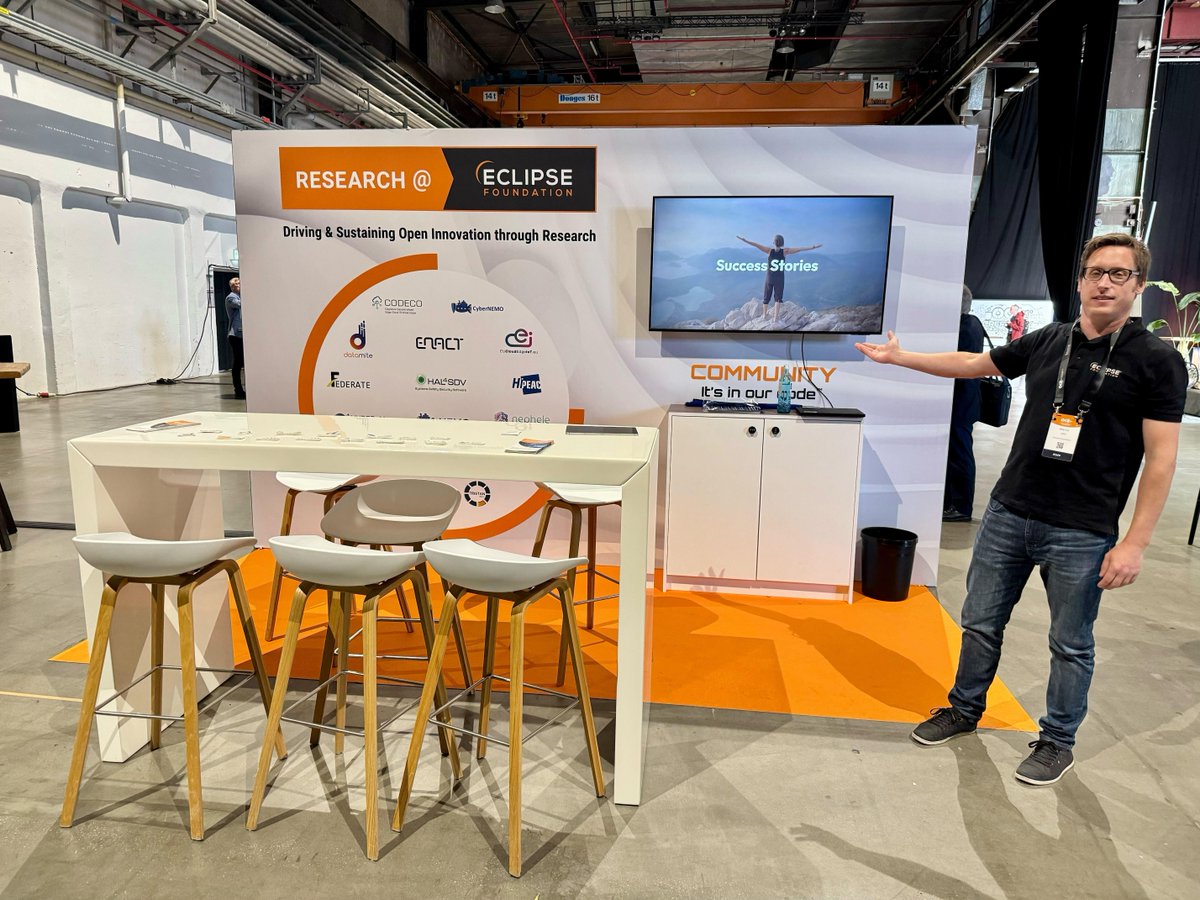 ResearchEclipse's tweet image. 🧐 Check the Research Booth at #OCX24! Stop by to explore the latest innovations, cutting-edge projects, and meet the brilliant minds behind them.
#eSAAM2024