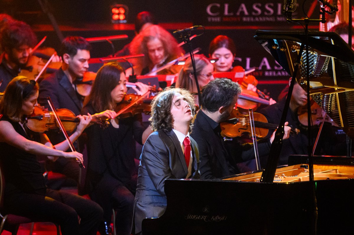 Incredible <a href="/ClassicFM/">Classic FM</a> Live with <a href="/VikingCruises/">Viking</a> <a href="/RoyalAlbertHall/">Royal Albert Hall</a>. Young soloists Sterling Elliott, <a href="/BradKella17/">brad kella</a>, Jeneba Kanneh-Mason, Nathan Amaral, <a href="/alishuwsharp/">Alis Huws Harpist</a>. World premiere <a href="/wisemandebbie/">Debbie Wiseman</a> &amp; Alan Titchmarsh. Fab <a href="/philharmonia/">Philharmonia Orchestra</a> &amp; <a href="/conductorben/">Ben Palmer 🇪🇺</a>. Hear it all at 8pm <a href="/GlobalPlayer/">Global Player</a>!