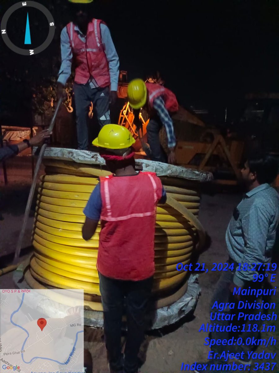 dvvnlmainpuri's tweet image. उपभोक्ताओं के लिए #RDSS योजना के अंतर्गत देवी रोड उपकेन्द्र के फीडर सदर बाजार पर कार्यदायी  संस्था अशोका बिल्डकॉन के द्वारा फीडर विभाजन का कार्य अंडर ग्राउंड HT XLPE केबल बिछाने का कार्य किया जा रहा है। @CMOfficeUP @EMofficeUP @aksharmaBharat @mduppcl @UPPCLLKO @MDDVVNL @dvvnlhq
