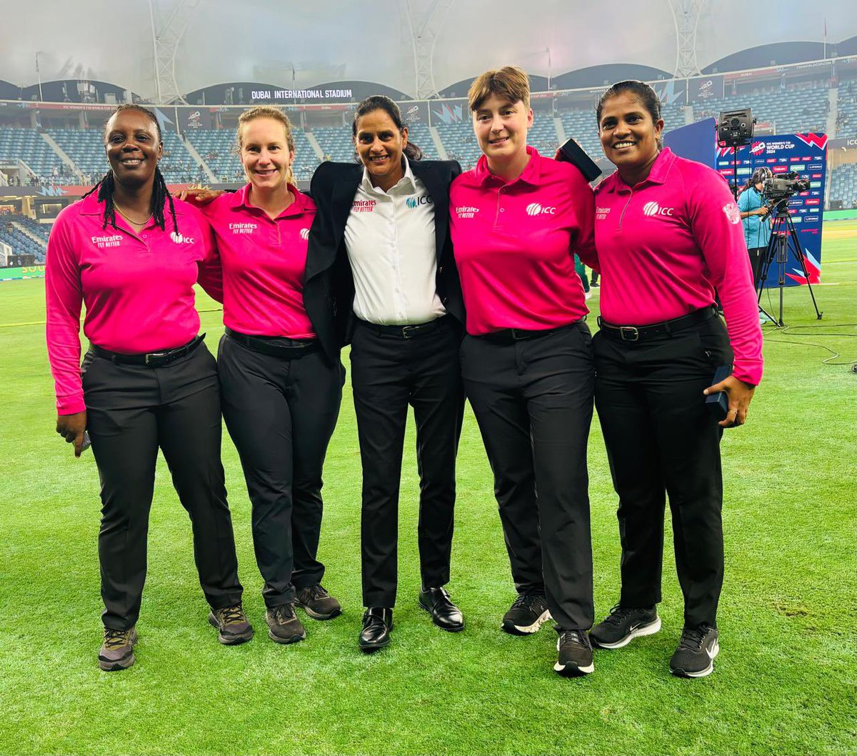 World Cup Final Team. Still pinching myself

There are so many people I am thankful for who have contributed in some way to my career until this point. 

Continually grateful that I get to umpire International Cricket with my friends 🏏❤️

Congratulations New Zealand!🇳🇿