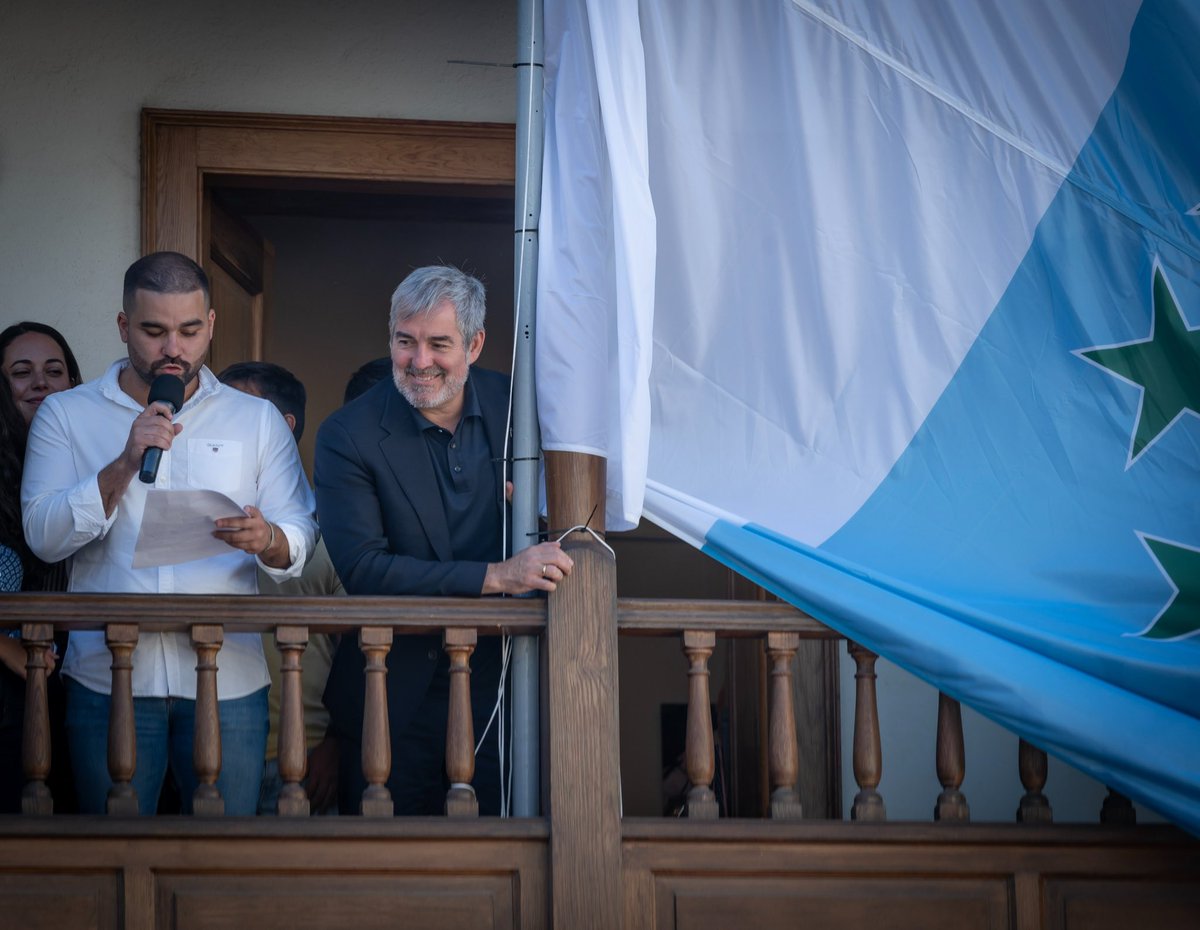 FClavijoBatlle's tweet photo. Pocos sentimientos como el de pertenencia a un lugar, a un pueblo, a nuestra tierra, a Canarias 

¡Feliz día de la Bandera Nacional Canaria!
¡Feliz 22 de octubre! https://t.co/wQUmYX1hsh