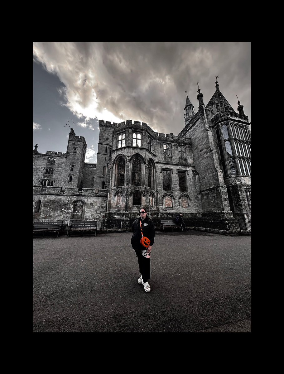 lozzy_brett's tweet photo. Alton towers Scarefest 2024 🎃💀🖤 https://t.co/BFVxBu2pqv