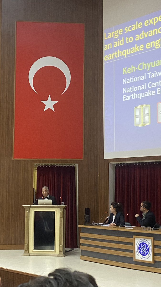 Onur konuğumuz Sayın Keh-Chyuan Tsai sunumunu yapmak üzere sahnede.
<a href="/CorluTSO/">Çorlu TSO</a>
<a href="/asyaport/">Asyaport Liman A.Ş.</a>
<a href="/Tdagbld/">Tekirdağ Büyükşehir Belediyesi</a>
<a href="/TurkYtong/">Türk Ytong</a>
@sistemaluminium
@tekirdag_nku
<a href="/tekirdagtso/">Tekirdağ Ticaret ve Sanayi Odası</a>
