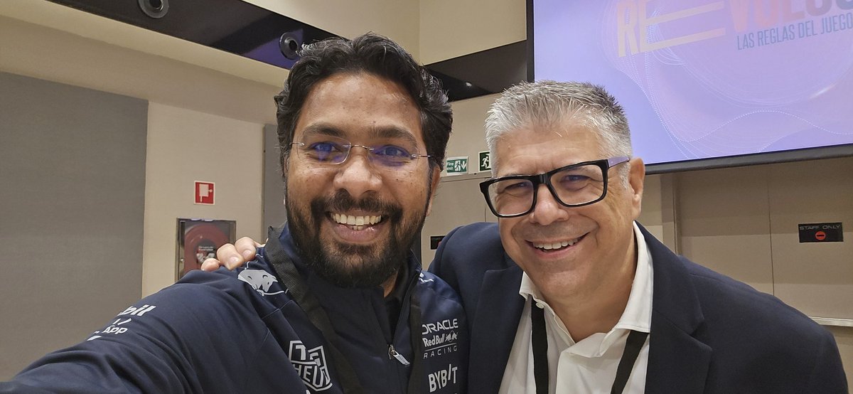 sai_penumuru's tweet photo. 📸 Had a blast taking a fun selfie at the SPOUG Conference! 😄 The energy here is contagious, and it's great to share some laughs and If you haven’t joined the selfie fun yet, come find me and strike a pose!
#SPOUG2024 #FunSelfie #OracleCommunity #MakingMemories
@connor_mc_d
@bkhan
@ritan2000
@francescmaspuig
@SPOUG_es