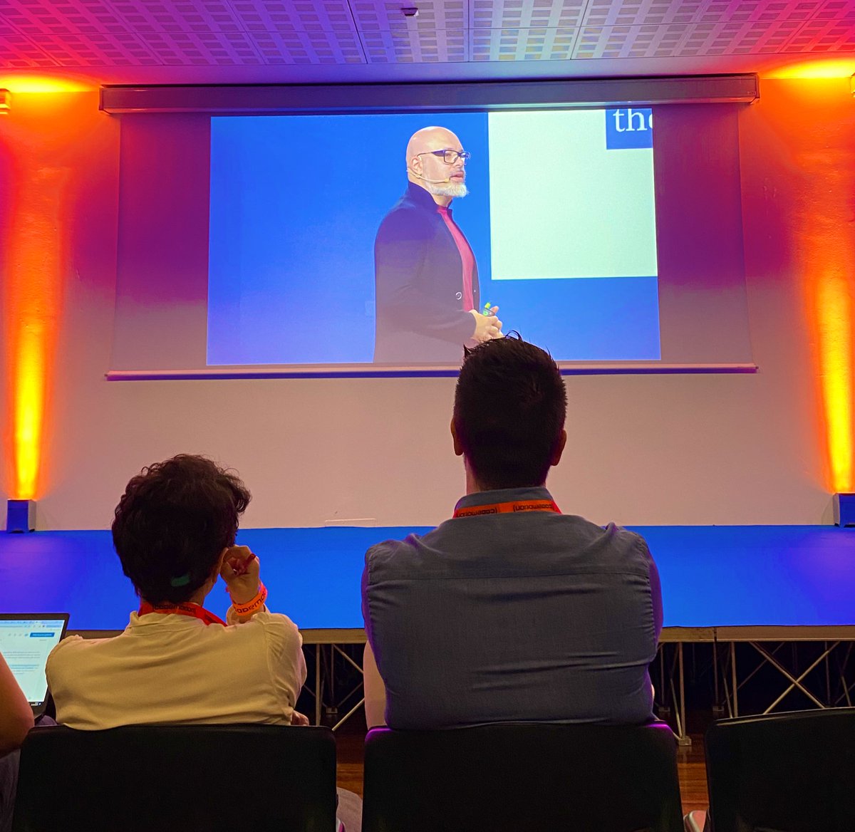 cleyrauc's tweet image. .@lucamezzalira is kicking off the keynote at @CodemotionIT talking about modularity in software 🚀 #CodemotionMilan24