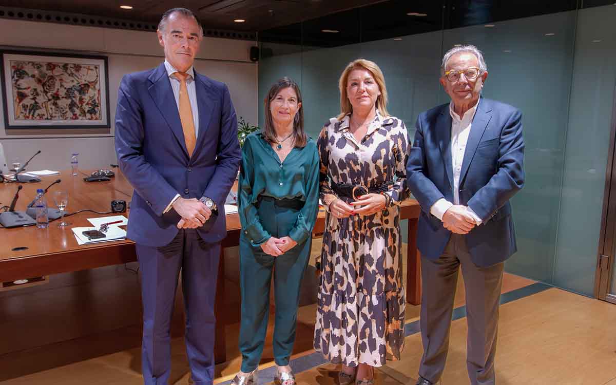 #GALARDONES | <a href="/UprofesValencia/">Unión Profesional Valencia</a>  entregará los premios a la Excelencia al <a href="/ibv_org/">Instituto de Biomecánica (IBV)</a> ,  <a href="/kmzerohub/">kmzerohub</a>  y <a href="/Jeanologia/">Jeanologia</a>  y <a href="/nutai_com/">Nutai</a> 

economia3.com/2024/10/22/669…