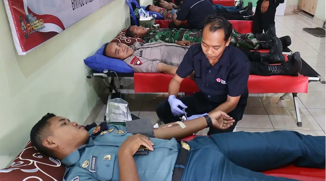 beritapalu_NET's tweet photo. Donor Darah Peringati HUT ke-79 Korps Brimob Polri di Palu via @beritapalu_NET https://t.co/eukJRcxfXG https://t.co/7jC3Io3NOt