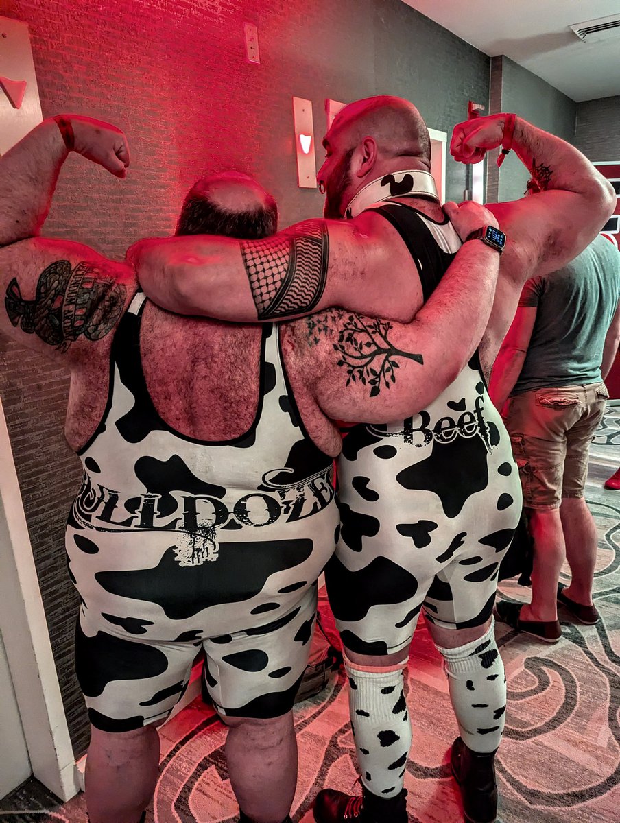Our backs and butts for your Tuesday morning. (W/@GiantBritishPup)