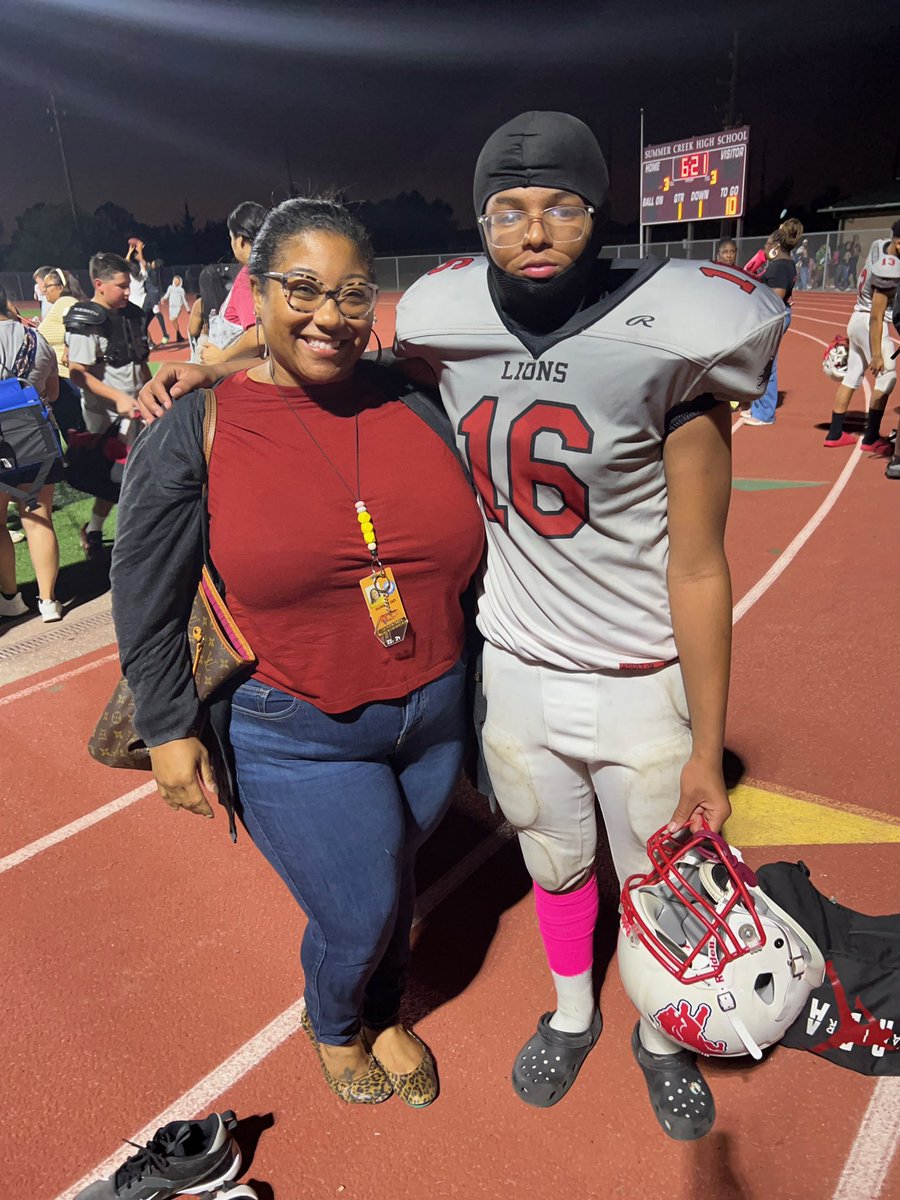 ICanTechThat's tweet photo. Shout at to Mrs. Ansley @4thaloveofmath for showing support to her former Blue Jay! 🏈🤩 💙🧡Way to go, Ayden! 7-0 🏆❤️🖤 https://t.co/bnm9kCWXKh