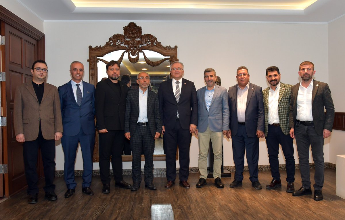 Hacettepe Üniversitesi Rektörü Prof. Dr Mehmet Cahit GÜRAN Hocamıza yeniden atanması vesilesiyle Hayırlı olsun ziyaretinde bulunduk, Sayın Rektörümüze misafirperverliği için çok teşekkür eder Başarılar dileriz.