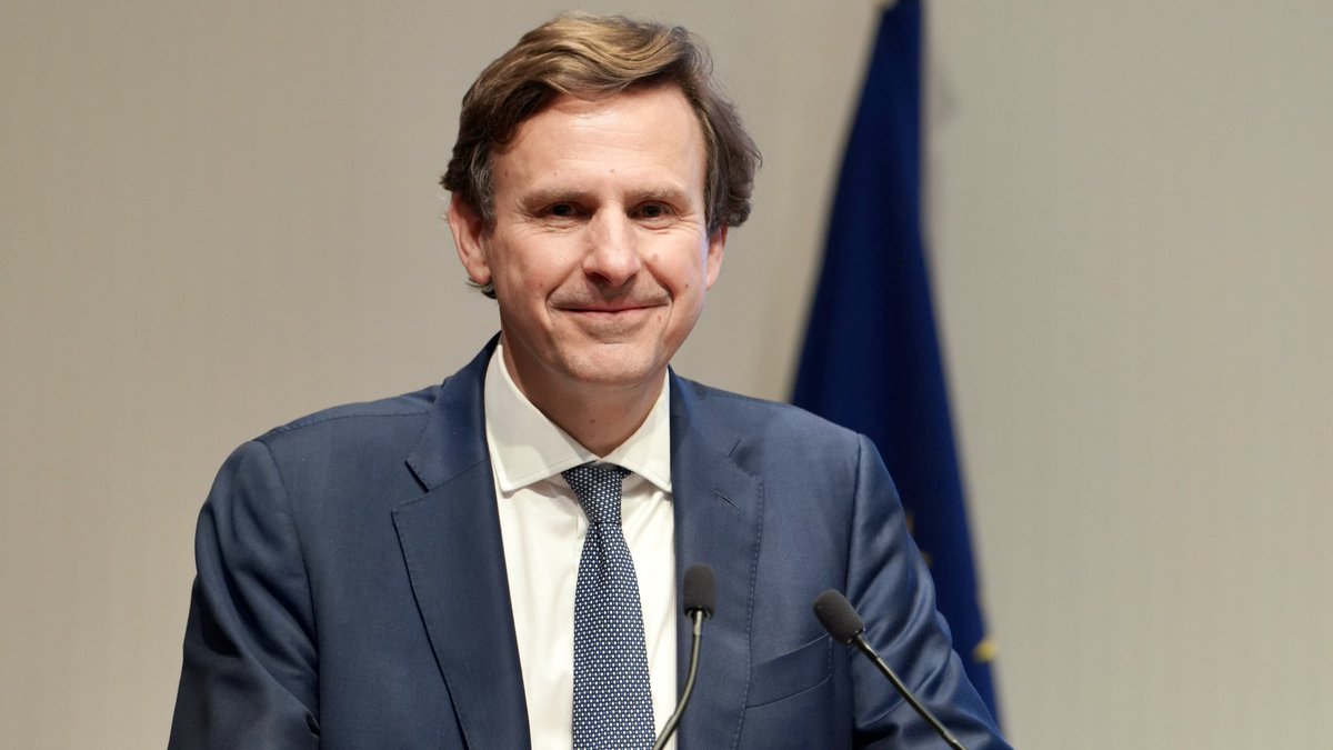 AG du #CSN | Maître Bertrand SAVOURÉ, #notaire à Paris est élu Président du Conseil supérieur du #notariat pour le mandat 2024-2026. cc <a href="/President_CSN/">Bertrand Savouré</a> <a href="/Justice_gouv/">Ministère de la Justice</a>