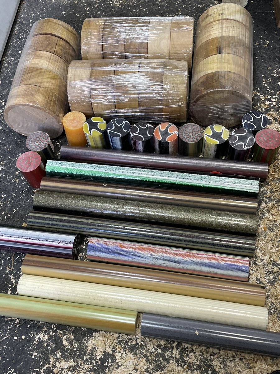 WoodturnersWife's tweet photo. Exciting day!! Hubby has ordered me presents, and it’s not even a special occasion 🥰 lots of new goodies to play with - watch this space! 🤩
#WIP #workshop #smallbiz #NewToolTuesday https://t.co/eanzuIvOvC