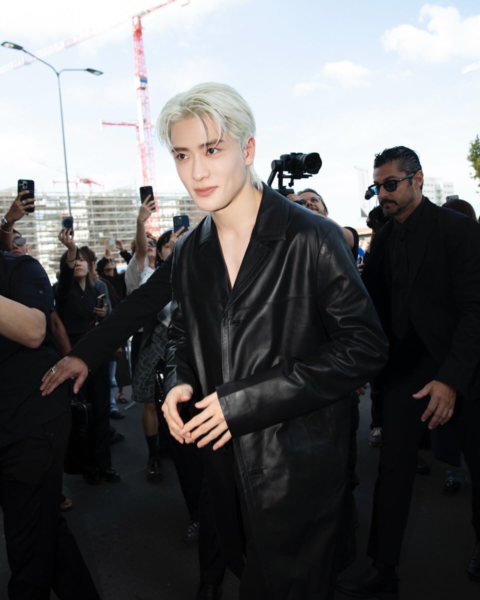 hourlyjaeh's tweet photo. mariannahu_dx2 instagram update 

#PradaSS25xJAEHYUN #PradaSS25 @prada https://t.co/Df8RWoAiVz