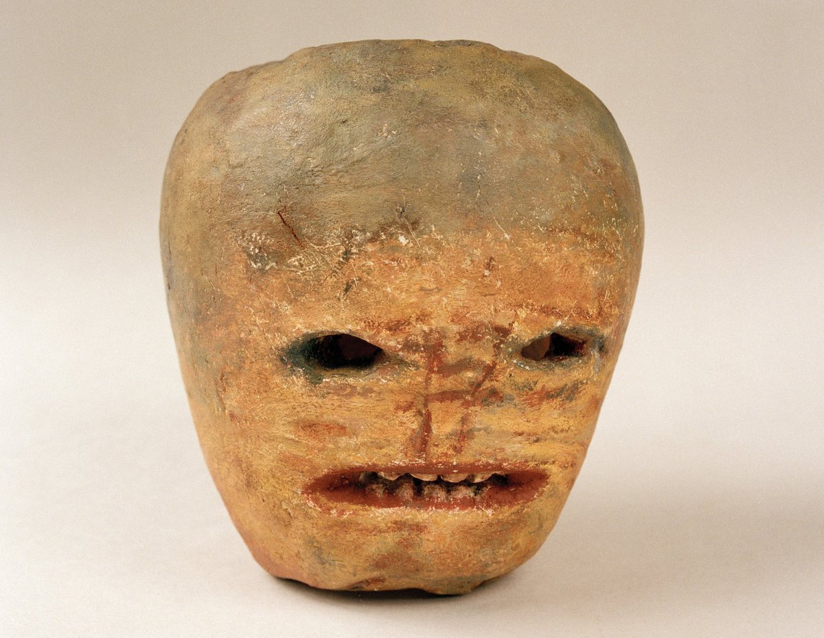 Did you know carved turnips were the original scary lanterns in Ireland for #Halloween? The pumpkin is a later American twist on this tradition. Clodagh Doyle, The Keeper of the folklife collection at the NMI explains it all here: youtu.be/2Zs7Z3CuvgI