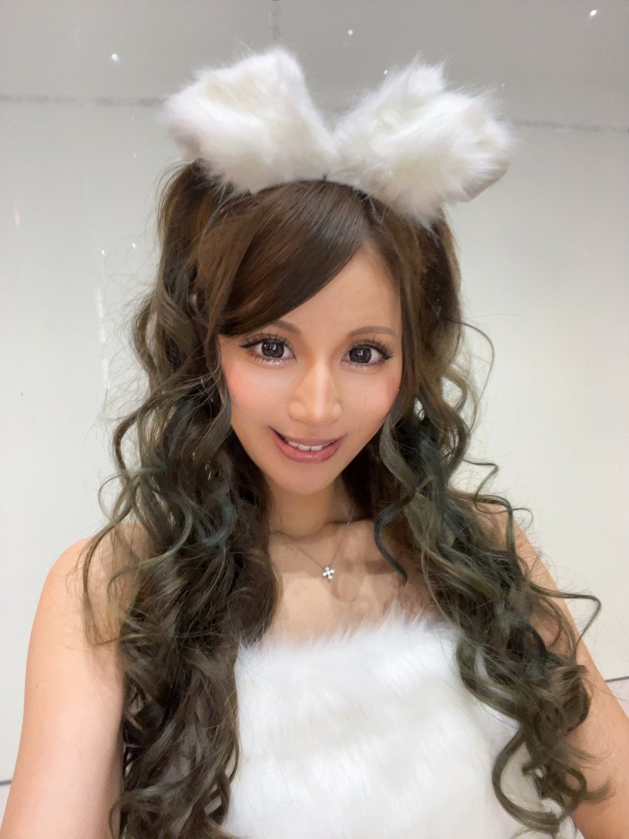 izm0131's tweet photo. アップル撮影会さんで撮影会させていただくことになりました☺️📷
ハロウィンなのでコスプレ予定です🎃

https://t.co/NlAxdwunGB

場所は名古屋です💡
ご参加お待ちしております✨🙏

#撮影会　#撮影会モデル　#名古屋　#名古屋撮影会

※写真は去年のです😂 https://t.co/cg0GUzCXTL