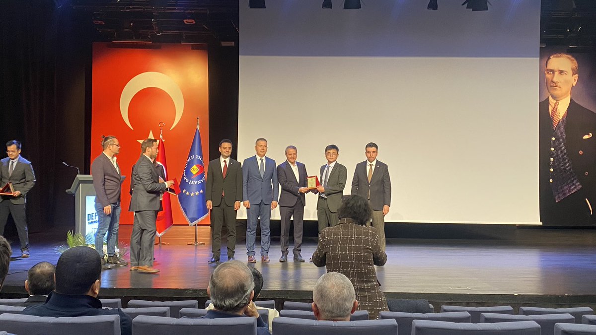 Değerli katılımcılarımızın plaket takdimi
<a href="/CorluTSO/">Çorlu TSO</a>
<a href="/asyaport/">Asyaport Liman A.Ş.</a>
<a href="/Tdagbld/">Tekirdağ Büyükşehir Belediyesi</a>
<a href="/TurkYtong/">Türk Ytong</a>
@sistemaluminium
@tekirdag_nku
<a href="/tekirdagtso/">Tekirdağ Ticaret ve Sanayi Odası</a>