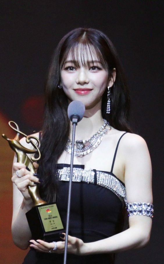 <a href="/Salngmin/">Moon</a> <a href="/Chaserstory/">★</a> <a href="/Hacetory/">Hacetory</a> <a href="/laoirei/">𖥧</a> <a href="/seungmtin/">Musée, Gian.</a> "Tidak terasa udah penghujung acara yaa, gimana swevens malam ini? udah habis berapa box tisu? kalo nggak ada tisu boleh pake baju temen disamping kalian buat lap ingusnya yaa."