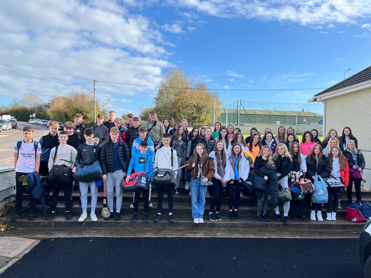 Coláiste Treasa (@colaistetreasa) on Twitter photo At Aghaidh Linn! Daltaí ón Triú Bliain ag tnúth go mór le heachtraíocht sa Ghaeltacht sa Daingean ar feadh dhá lá!
Off we go! Third Year students looking forward to adventure in the Gaeltacht in Dingle for two days! <a href="/CorkETB/">CorkETB🇮🇪🇪🇺</a> At Aghaidh Linn! Daltaí ón Triú Bliain ag tnúth go mór le heachtraíocht sa Ghaeltacht sa Daingean ar feadh dhá lá!
Off we go! Third Year students looking forward to adventure in the Gaeltacht in Dingle for two days! <a href="/CorkETB/">CorkETB🇮🇪🇪🇺</a>