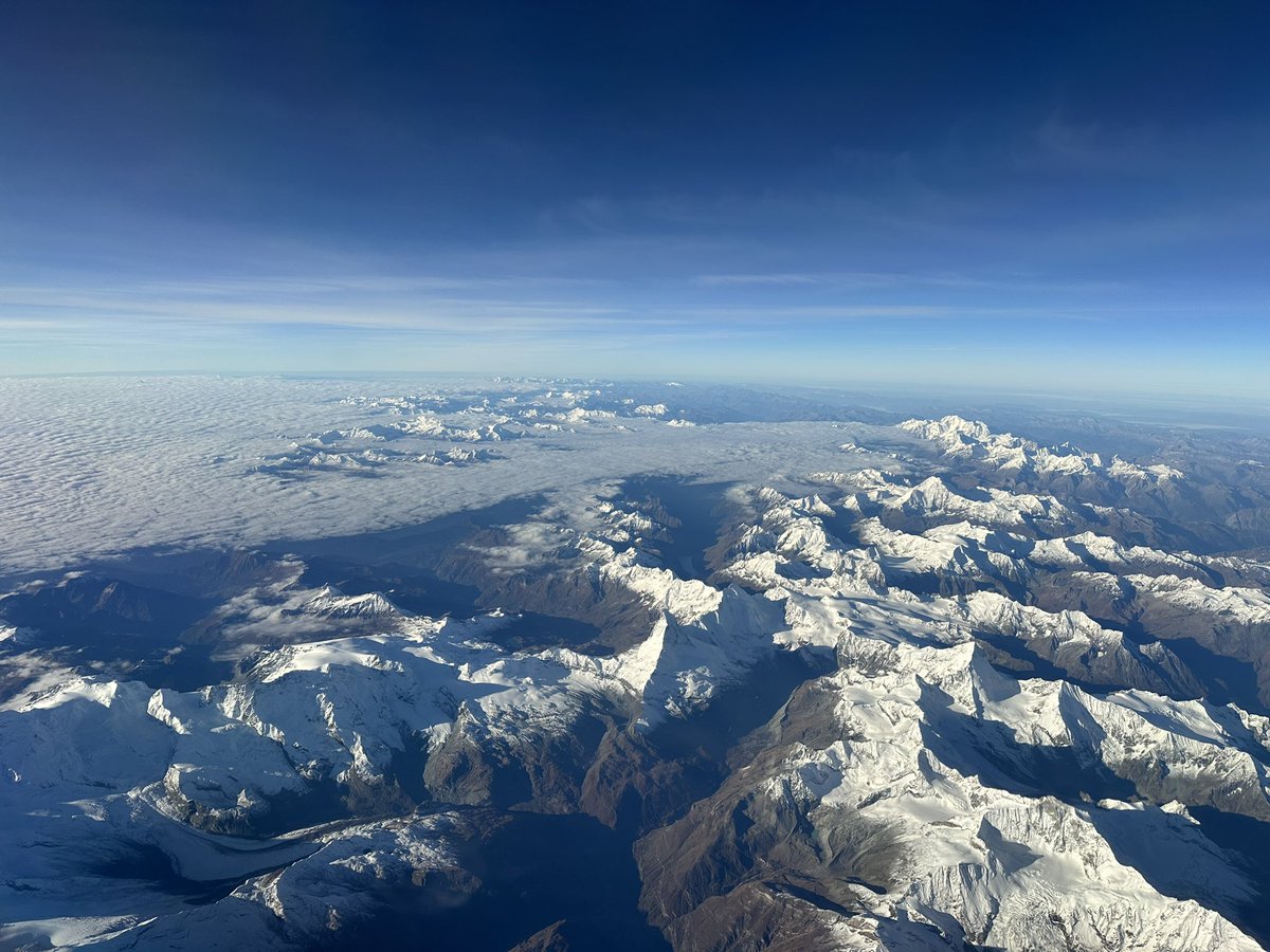 MarkGrigg's tweet image. Lovely morning flight back from Rome 🇮🇹 #pilotview