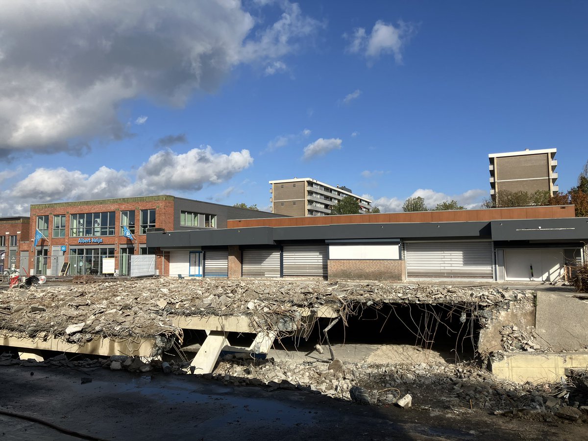 Het eerste gat in de #kwinkelier is geslagen. De voetgangersopgang naar de Hema is nu book weg.