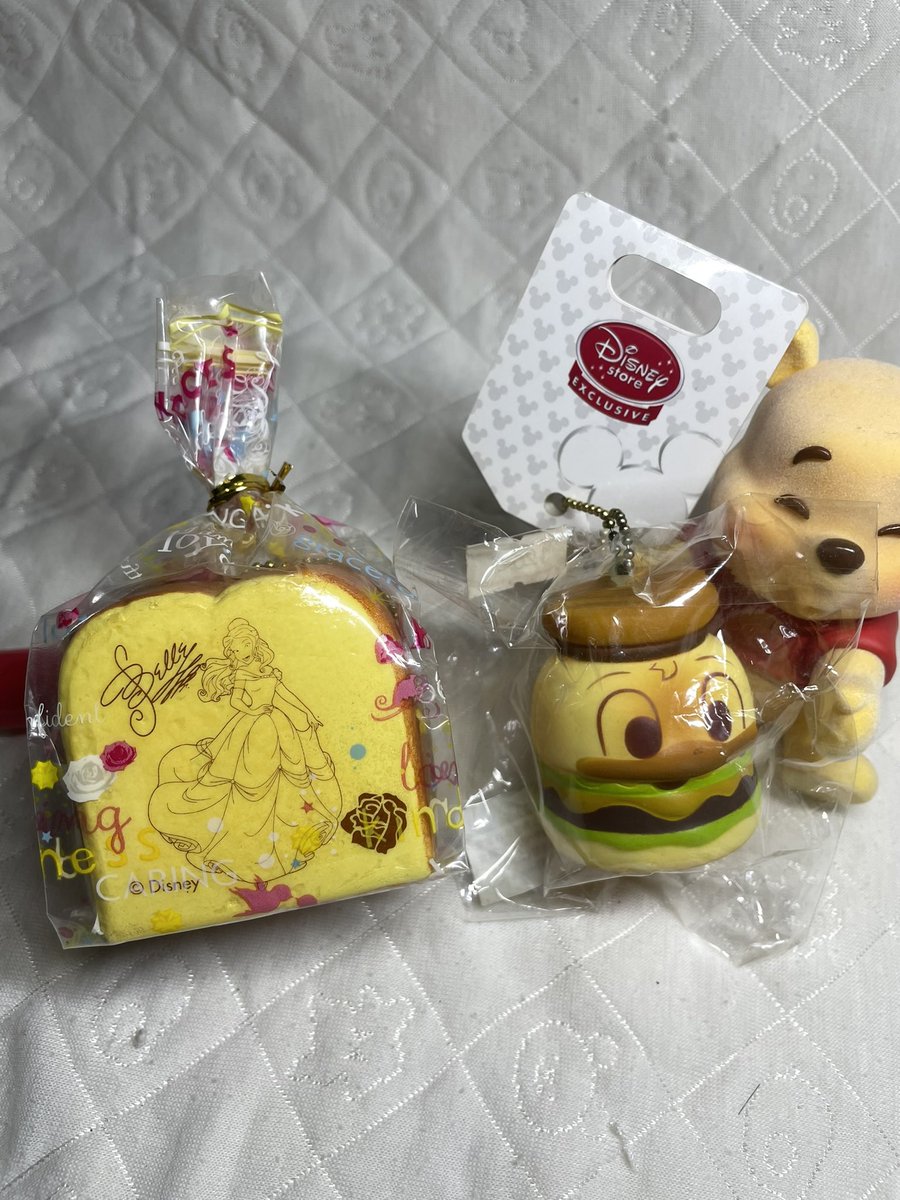 Zyuiovis's tweet photo. ขนมปังเจ้าหญิงเบล &amp; เบอร์เกอร์โดนอลดั้ค
ตัวละ 100฿
สองตัว 190฿
ค่าส่ง 30฿
สนใจเดมมาสอบถามได้เลยค่ะ 
#สกุชชี่ #สกุชชี่แรร์ #สกุชชี่ของแท้ #ตลาดุนัดสกุชชี #ปล่อยสกุชชี
#สกุชชีปล่อย #ส่งต่อสกุชชี
#squishy #squishythailand https://t.co/2tQ0EqhiWD