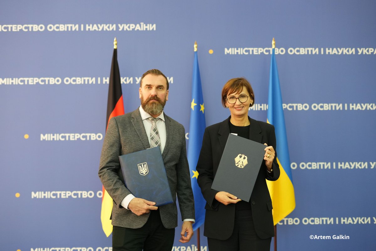 bmftr_bund's tweet image. Stärkung der deutsch-ukrainischen #Kooperation in der #Forschung: neues #WTZ-Abkommen & Einrichtung von #Exzellenzkernen in der #Grundlagenforschung in #Lwiw, #Kyjiw und #Charkiw. @starkwatzinger @oksenlisovyi 🇩🇪 🇺🇦