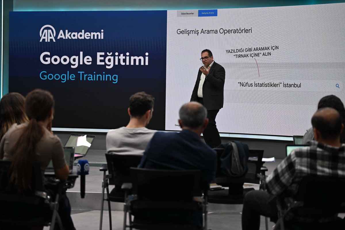 AA Akademinin düzenlediği "Google Eğitimi" Google Türkiye ( <a href="/googleturkiye/">Google Türkiye</a> ) eğitmeni Özgür Mehmet Kütküt ( <a href="/ozgurmehmetk/">Özgür Mehmet Kütküt</a> ) tarafından Ankara'da verildi✅