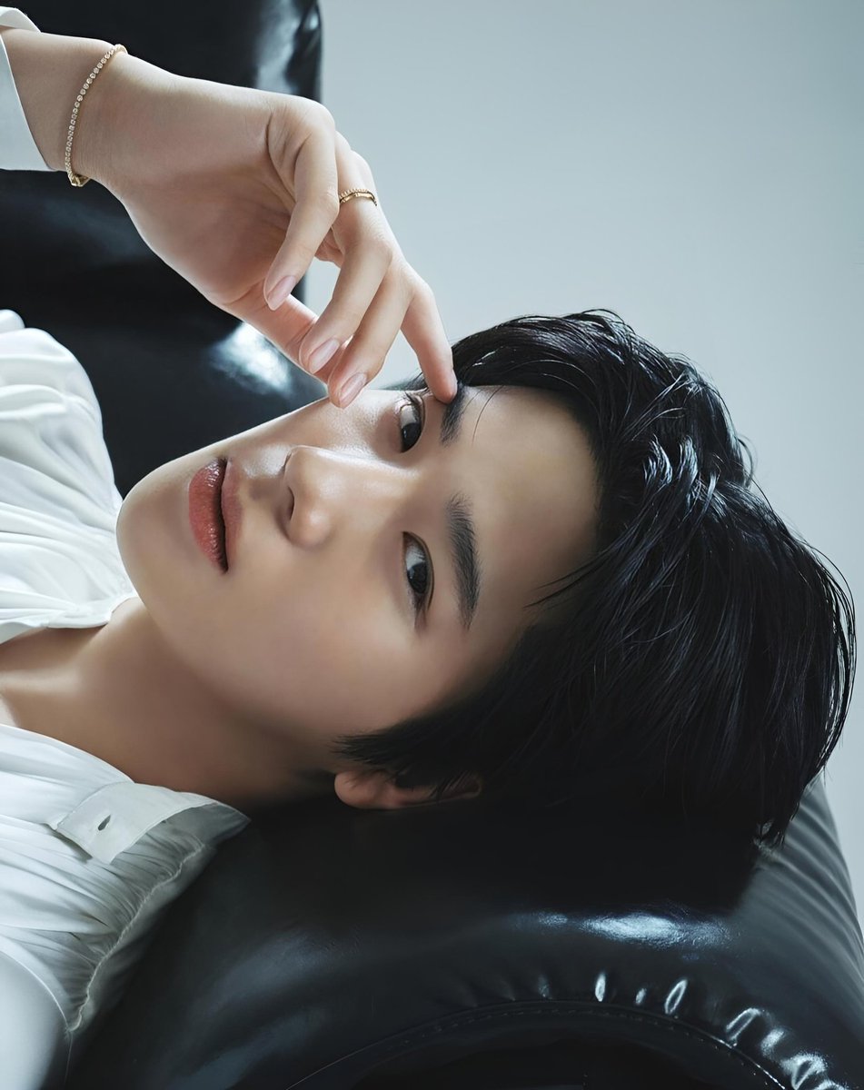 <a href="/Karhnayu/">˖</a> <a href="/Chaserstory/">★</a> <a href="/Hacetory/">Hacetory</a> <a href="/laoirei/">𖥧</a> <a href="/seungmtin/">𝓢eungmin .ᐟ</a> “Itu dia ya hadiah special dari Sweven buat Chasers, semoga suka hadiahnya. Akhir kata, saya Moses Jericho (tampan) selaku MC (gak digaji) yang memandu acara farewell pada malam ini pamit undur diri dari hadapan pemirsa. Dan buat Chasers, ditunggu reveal secepatnya, trims.”